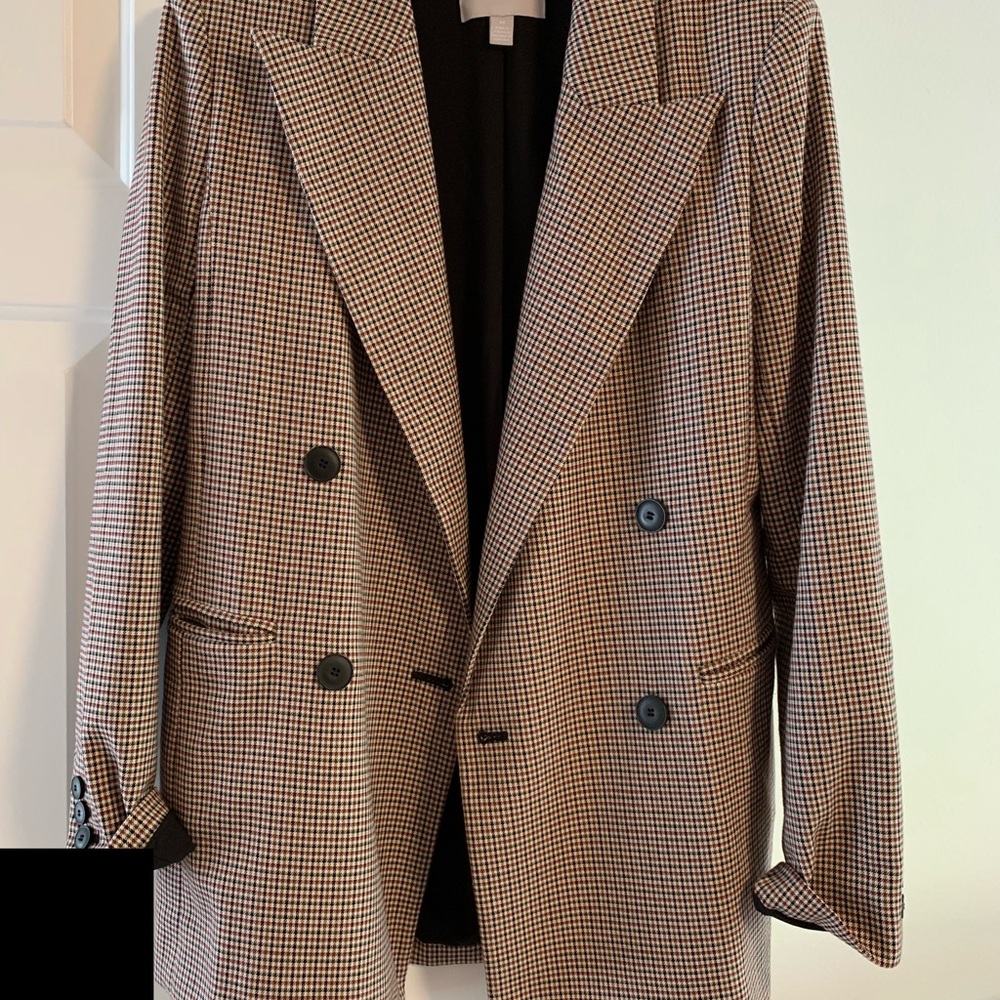 Blazer - Picture 3 of 4